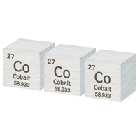 Cube de cobalt gravé, structure cristalline, collection d'éléments de la table périodique