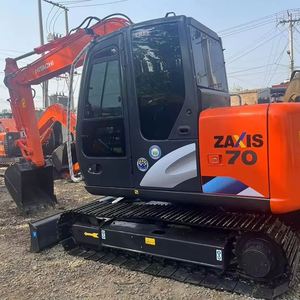 Pelles sur chenilles d'occasion 7 tonnes Japon Équipement d'occasion Hitachi ZX70 pour la construction avec EPA - Product Image 1