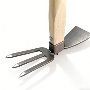 Houe en acier professionnelle avec manche en bois - Outil d'extérieur polyvalent pour la culture et la plantation en jardin - Product Image 2