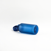 Bouteille d'eau de voyage en plastique AS transparente de 1000 ml (32 oz) avec logo personnalisé, sans BPA, réutilisable, avec couvercle à poignée portable, pour le sport et les activités de plein air