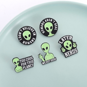 Sming Pins I Do Not Believe in Humans Pin de esmalte <span class=keywords><strong>ET</strong></span> Aliens Quotes Too Cool for This Planet Broches Insignia de solapa Regalos de joyería - Product Image 3