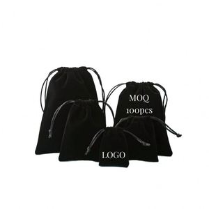 Pochette en velours noir recyclable personnalisable, petite pochette à bijoux brodée avec impression par estampage acceptée pour les commandes promotionnelles - Product Image 1