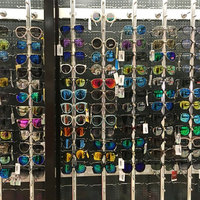 Expositor de Gafas de Sol Montado en Pared de Aleación de Aluminio con Cerradura, Soporte para Gafas