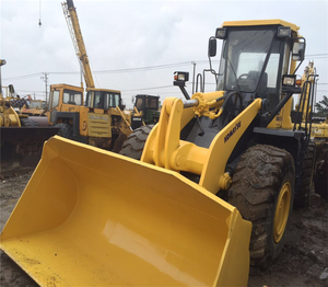 Chargeuse sur pneus Komatsu WA420 d'occasion, modèle 2011, capacité nominale de 5 tonnes, moteur et pompe, garantie 1 an, à vendre - Product Image 1