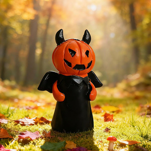 Décorations et cadeaux d'Halloween pour adultes : mini citrouilles, figurines de gentleman, sorcière, démon, accessoires de scène, ornements en résine - Product Image 1