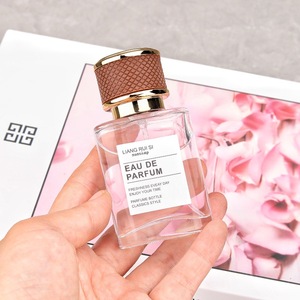 Botella de Perfume Cuadrada de Vidrio Transparente de Lujo, 30ml 50ml, Tapa de Cuero Texturizado en Forma de Rombo con Detalles en Oro, Recargable, a Prueba de Fugas, Personalizable - Product Image 3