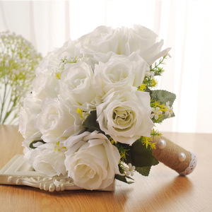 Ramo de Rosas Artificiales Románticas para Novia, Ramo de Dama de Honor para Boda - Product Image 2