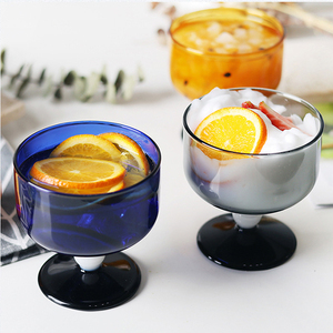 Gobelet à sundae en verre borosilicate moderne de style vintage avec tige noire et blanche, options multicolores - Product Image 3