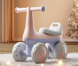 Trottinette électrique 3-en-1 de style voiture à quatre roues avec musique, fonctions de sécurité et construction en plastique - Product Image 4