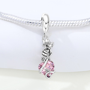 Colgante de cobre blanco en forma de rosa, corazón y mariposa, diseño original, exclusivo, accesorio de pulsera DIY de alta gama para mujer, ¡muy vendido! - Product Image 3
