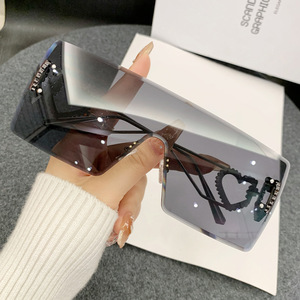 Lunettes de soleil monobloc sans monture en forme de cœur, style transfrontalier euro-américain 2024, nouvelle mode Y2K, tendance des célébrités d'Internet - Product Image 5