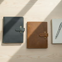 Housse de carnet A5 en cuir de vachette RR Factory avec clip pour stylo, housse de carnet en cuir véritable avec poche pour dossiers, pochette multifonction pour bloc-notes