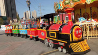 Fournisseur de la Chine Train de parc d'attractions Thomas électrique commercial Ride on Train Kids Electric Trackless Train à vendre