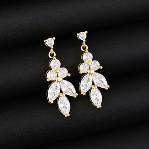 Orecchini Placcati Oro con Diamanti Sintetici Taglio Marquise, Gioielli Classici da Sposa per Donna E4395 - Product Image 1