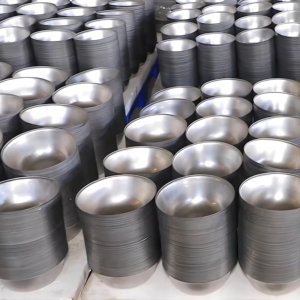 Olla de Hierro Fundido Esmaltado con Doble Asa, Olla para Estofado, Compatible con Estufas de Inducción y Gas, Color Personalizado, Utensilios de Cocina Clásicos - Product Image 2