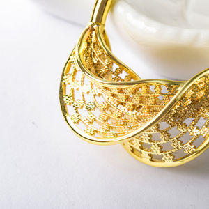 Nouveauté 2021 : Boucles d'oreilles pendantes Zeadear SY-E7711 en cuivre plaqué or 14 carats pour femme – Bijoux de mariage classiques et romantiques de haute qualité - Product Image 3