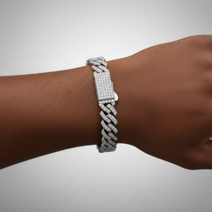 Collier chaîne cubaine 8 mm en argent 925 certifié, avec fermoir boîte, moissanite à feu intense, coupe idéale, style Club Essential, certifié Gender-Fluid - Product Image 4