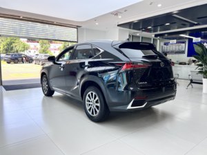 Lexus NX 2020 200 AWD F Sport Usado con Tracción en las Cuatro Ruedas, Asientos de Cuero, SUV Compacto de Lujo Premium, Autos Usados Baratos - Product Image 6