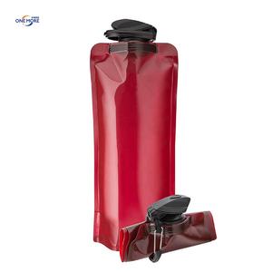 Botella de agua de plástico plegable y reutilizable con logotipo personalizado Capacidad de 700ml Estilo minimalista sólido y flexible Muestra gratis - Product Image 1