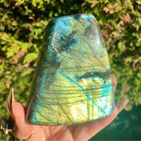 Pierres de guérison en labradorite polie scintillante de haute qualité en forme libre, décorations bleues, idéales pour les cadeaux et la décoration (vente en gros)