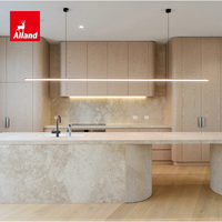 Alland Nouveau Modèle 2026 Prime Personnalisable, Armoire de Cuisine en Placage de Bois Clair et Fermeture Amortie avec Porte à Coins Arrondis et Îlot Rainuré
