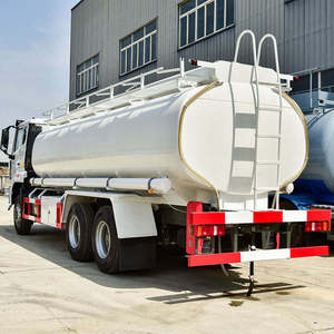 Nouveau <span class=keywords><strong>Camion</strong></span>-<span class=keywords><strong>citerne</strong></span> Sinotruck HOWO 6X4 de 20m³/25m³ (20000/25000 litres) pour le ravitaillement en diesel et <span class=keywords><strong>essence</strong></span> à vendre - Product Image 3