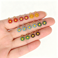 Breloques DIY Marguerite Délicate de Haute Qualité, Accessoires en Acier Inoxydable Plaqué Or, Pendentifs Fleur Émaillée Tendance