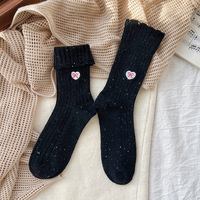 Chaussettes de sport pour femmes en spandex/nylon tricoté à motif de points, respirantes, séchage rapide, pour un usage quotidien au printemps