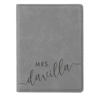 Dompet Paspor Kulit PU Berukir Laser dengan Slot Kartu, Penutup Dompet Perjalanan Tipis Logo Kustom 250+ Warna Grosir