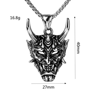 สร้อยคอจี้สแตนเลสสตีลสำหรับผู้ชายพร้อมดีไซน์หน้ากากฮันย่ารูปแบบเรขาคณิตไม่สมมาตรสำหรับเครื่องประดับแฟชั่น - Product Image 5