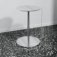 Ensemble de présentoirs métalliques modernes sur mesure, multi-tailles, autoportants, pour boutique, magasin, salle d'exposition