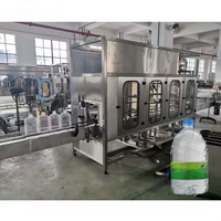 Machine de rinçage, remplissage et bouchage 3-en-1 pour bouteilles PET multi-spécifications, ligne de production automatique d'embouteillage d'eau minérale pure