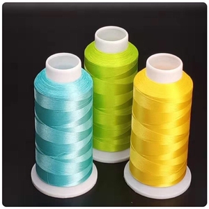 Prix d'usine Couleurs en stock 120d 2 Polyester Broderie 40WT Fil 4000Y Hilos Poliester Bordado pour l'industrie - Product Image 2