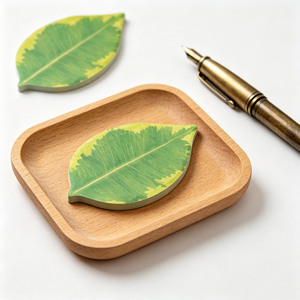 Realistic Leaf <b>Sticky</b> <b>Notes</b>, Cute Fallen Leaves Self-Stick Memo Pad, 25 Sheets for Planner, Journal & Bookmark - Product Image 3