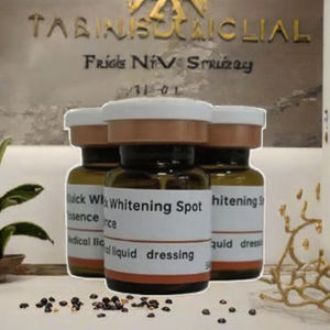 Веганская сыворотка без жестокости к животным с транексамовой кислотой, ниацинамидом, гиалуроновой кислотой и экстрактом корня шалфея для коррекции пигментации и осветления веснушек - Product Image 3