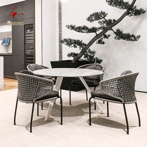 लक्जरी 8-सीटर रतन डाइनिंग टेबल और बिस्ट्रो या होटल लिविंग रूम के उपयोग के लिए आउटडोर गार्डन फर्नीचर सेट - Product Image 3