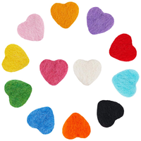 Cœurs en feutre de laine, pompons en feutre, décorations pour la Saint-Valentin, pour l'art DIY, l'artisanat, la décoration de la maison et des fêtes, guirlandes