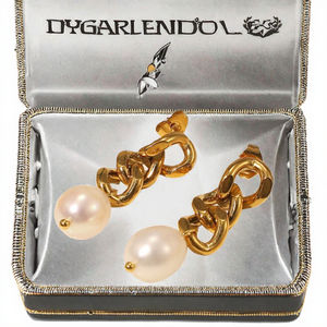 ต่างหูมุกน้ำจืดทรงหยดน้ำสไตล์บาโรกประดับทอง 18K พร้อมสายคิวบันสแตนเลสสตีล เหมาะสำหรับวันครบรอบ - Product Image 5