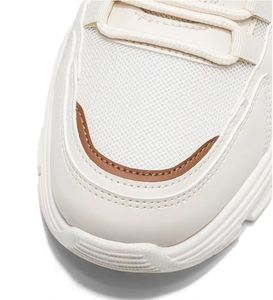 Zapatillas bajas de skate para hombre, negras, de malla transpirable, antideslizantes, estilo casual para caminar. - Product Image 5