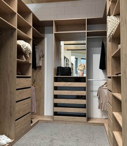 ตู้เสื้อผ้าคู่รักสุดหรู เฟอร์นิเจอร์ห้องนอนสั่งทำ ตู้เสื้อผ้าแบบวอล์กอิน ตู้เสื้อผ้าไม้จริงแบบคู่ พร้อมอุปกรณ์จัดเก็บและดีไซน์ - Product Image 3