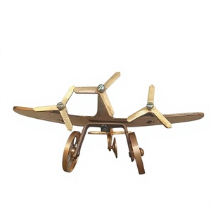 Maquette d'avion décorative vintage en laiton avec support – Décoration de table classique pour la maison, le bureau ou comme cadeau - Product Image 6
