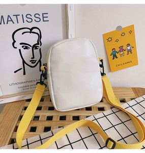 Sac bandoulière sport vintage en toile tendance avec fermeture éclair pour homme et femme, sac messager unisexe jeune et stylé à motif uni - Product Image 6
