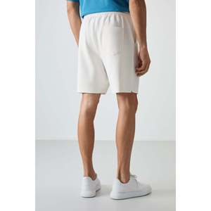 Shorts pour homme en coton épais, doux et texturé, coupe confortable, couleur écru - 81274 - Product Image 5