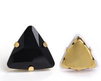 Strass en verre multi-couleurs en forme de triangle Selina à coudre pour accessoires vestimentaires, chaussures, chapeaux, sacs, robes de mariée