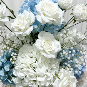 Centro de Mesa con Hortensias Azul Claro y Rosas Blancas, Arreglo Floral Artificial para Recepción de Boda, Mesa de Banquete D - Product Image 4