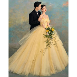 Off The Shoulder Yellow Tulle Ball Gown Wedding Dress Empire Waistline Strapless Vintage Princess Style For Photo Studio - Product Image 3