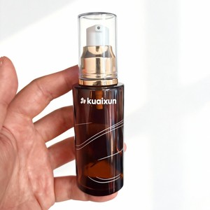 Envase Cosmético de Vidrio Ámbar con Tapa Cuentagotas Dorada de 100 ml, Botella de Vidrio con Cuentagotas y Logotipo Personalizado de Lujo - Product Image 4