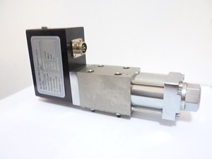 Vanne de commande hydraulique intégrée à circuit fermé contrôlée électroniquement, peut remplacer la série 634 D634-320C à action directe - Product Image 2