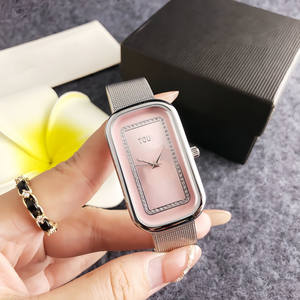 Nuevo Reloj de Cuarzo para Mujer Touses Retro-Chic con Esfera de Nácar - Product Image 3