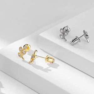 Orecchini a Perno Lily & Rose in Argento 925 Placcato Oro Bianco con Cristalli Rotondi e Design a Pianta, Gioielli Classici da Donna - Product Image 5